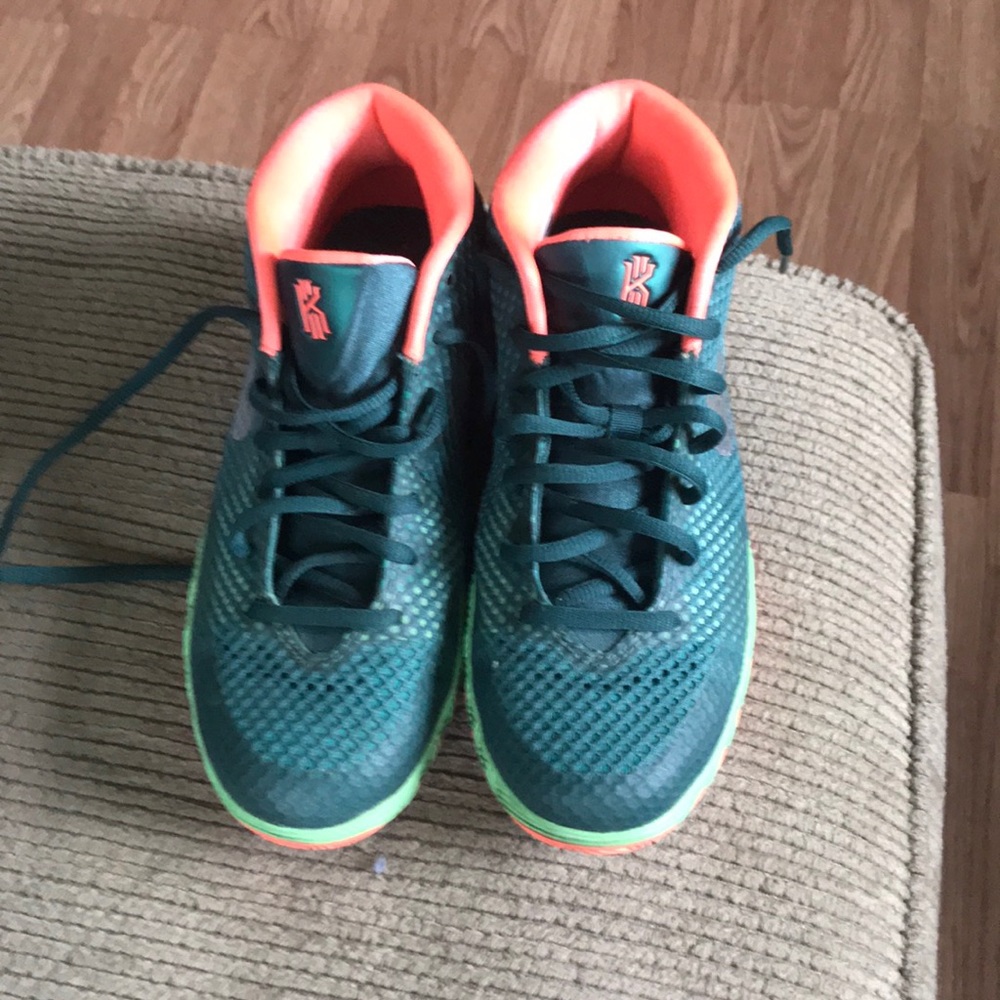 Kyrie Nike Sneakers